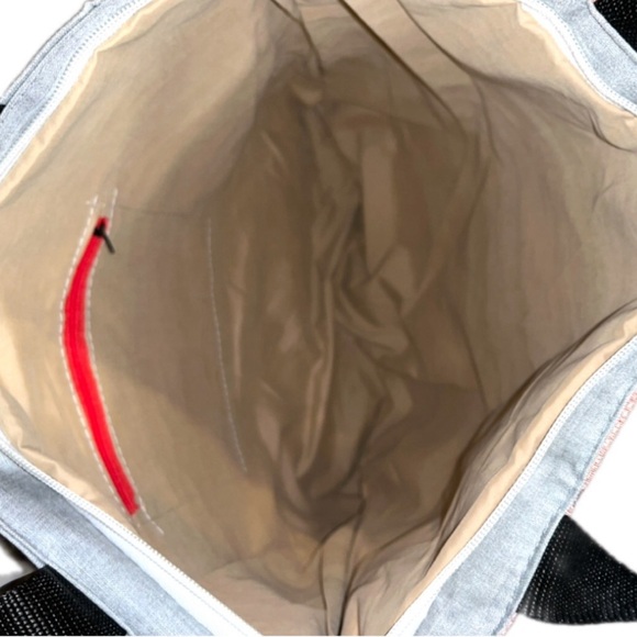 HELLO KITTY TOTE NWT - Picture 5 of 6